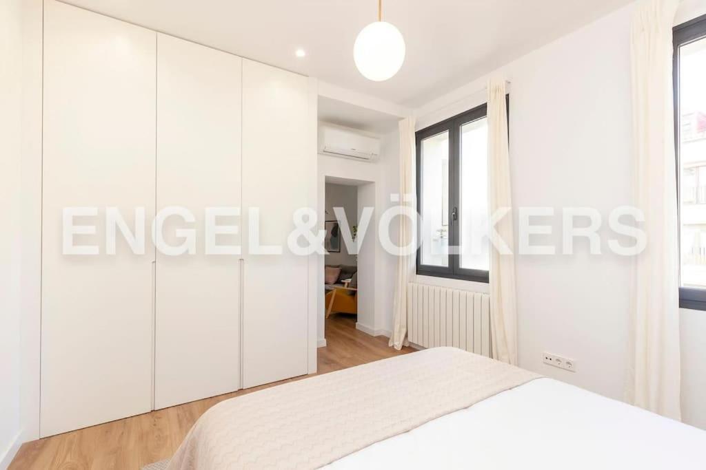 Moderno Apartamento En Pleno Centro Madrid Luaran gambar