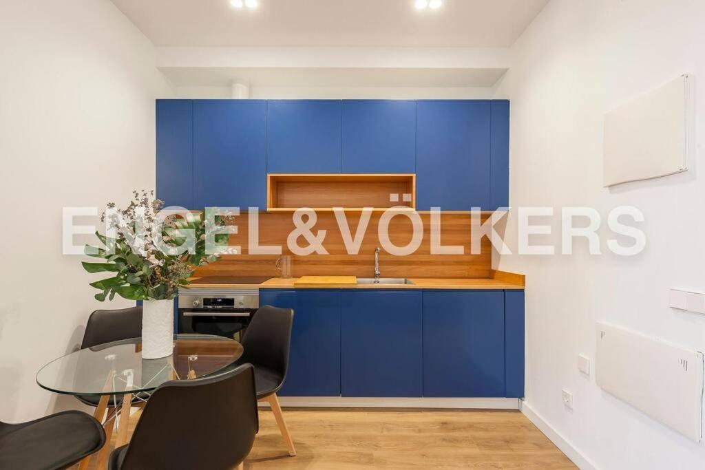 Moderno Apartamento En Pleno Centro Madrid Luaran gambar
