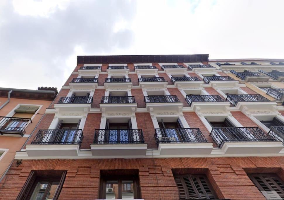 Moderno Apartamento En Pleno Centro Madrid Luaran gambar