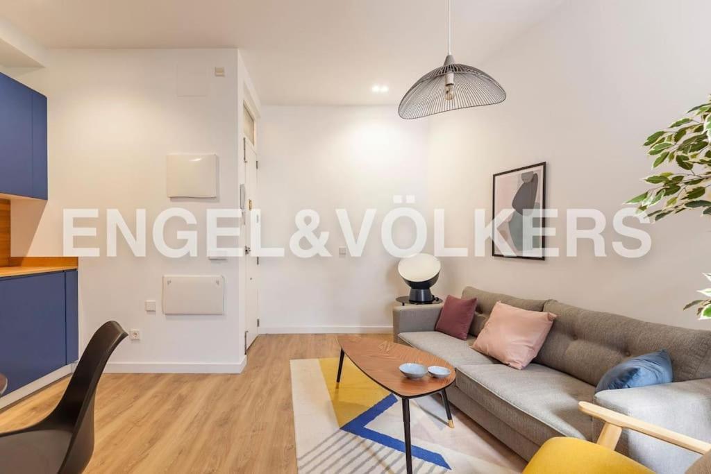 Moderno Apartamento En Pleno Centro Madrid Luaran gambar