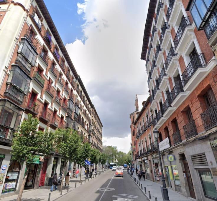 Moderno Apartamento En Pleno Centro Madrid Luaran gambar