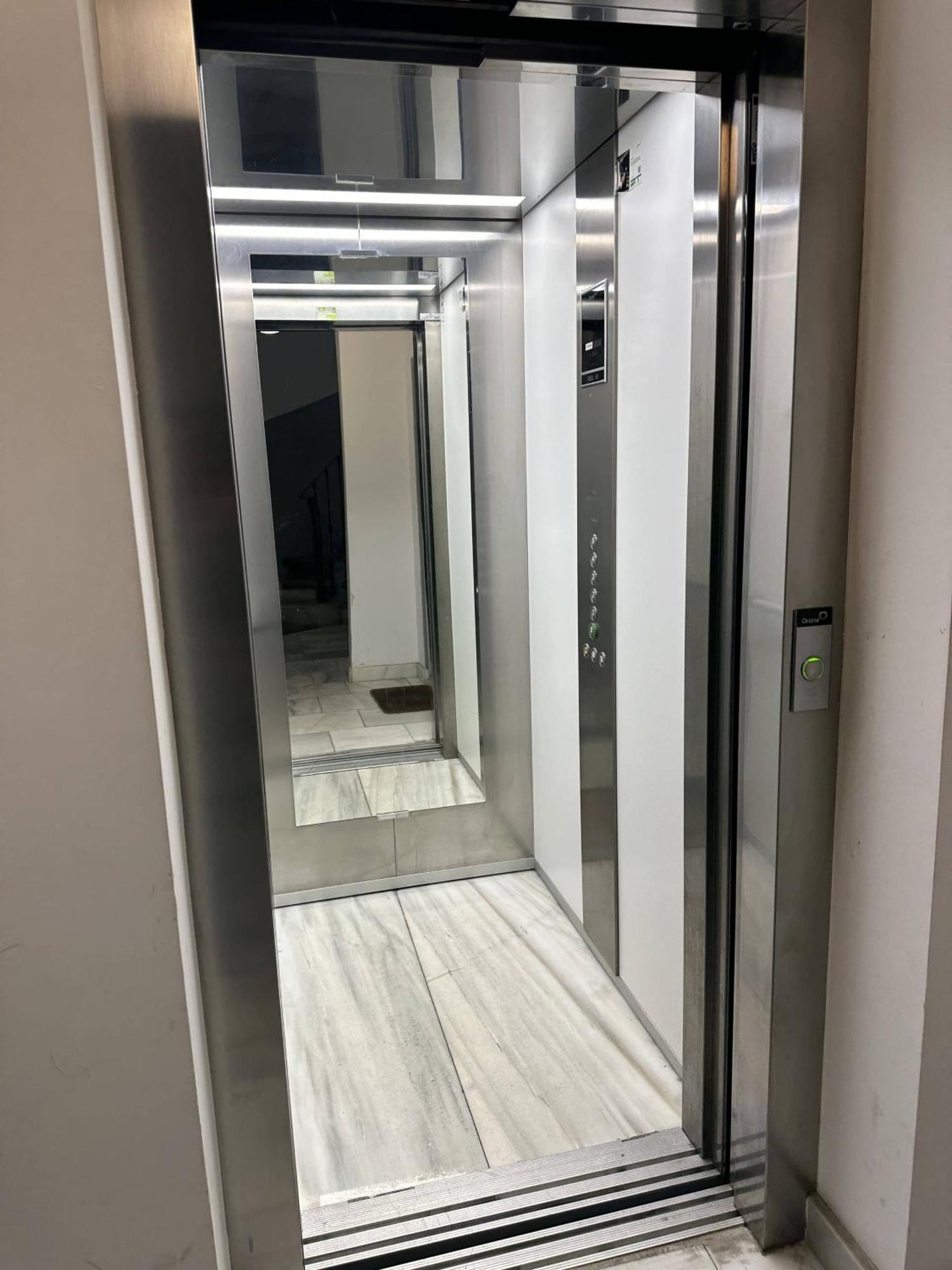 Moderno Apartamento En Pleno Centro Madrid Luaran gambar