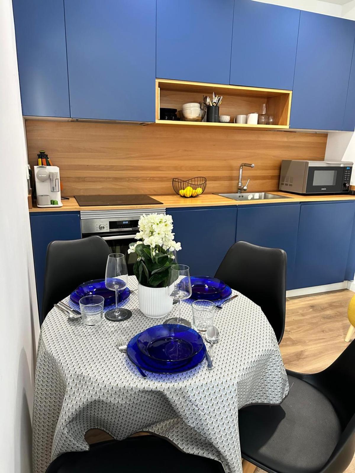 Moderno Apartamento En Pleno Centro Madrid Luaran gambar