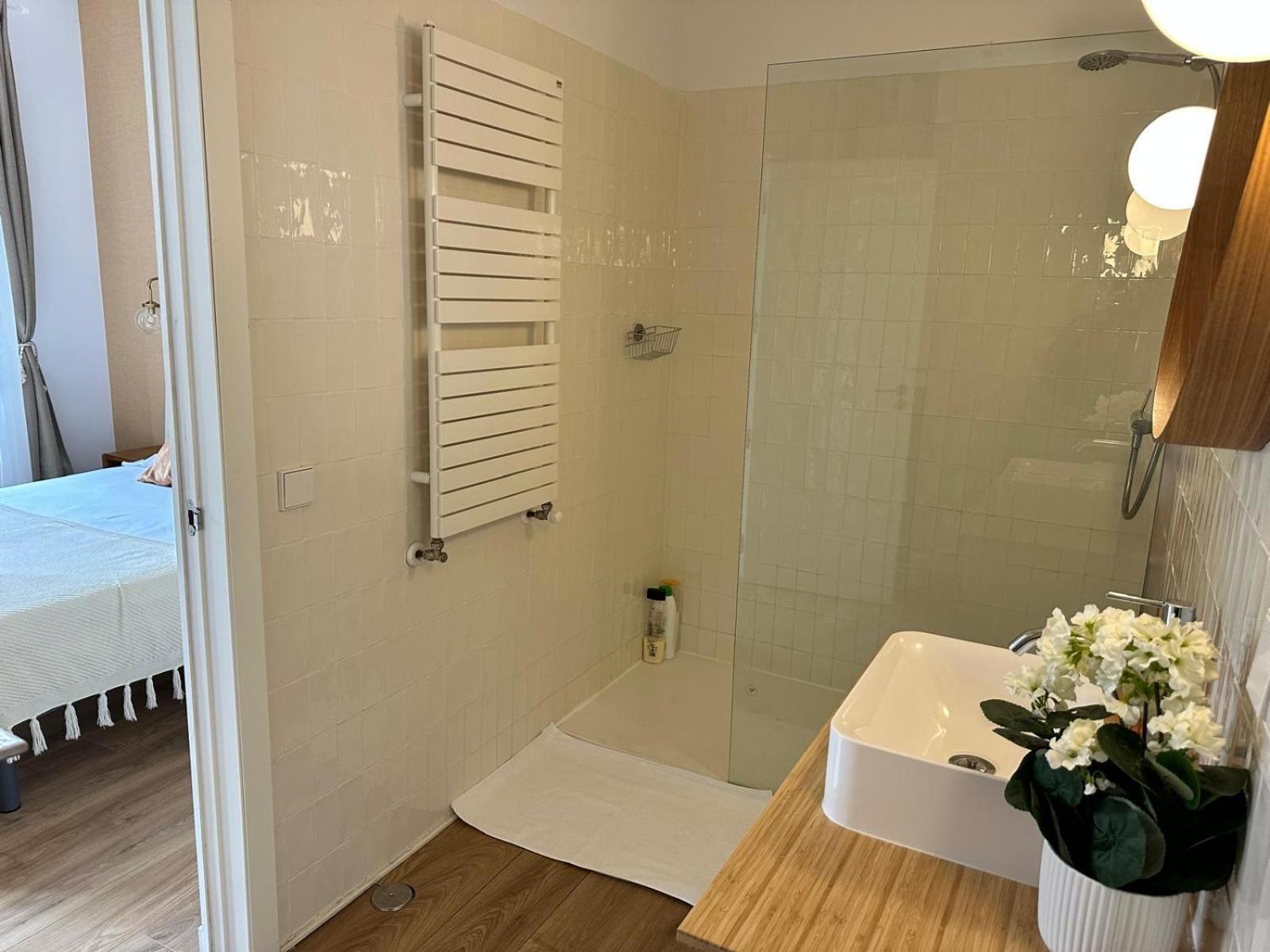 Moderno Apartamento En Pleno Centro Madrid Luaran gambar